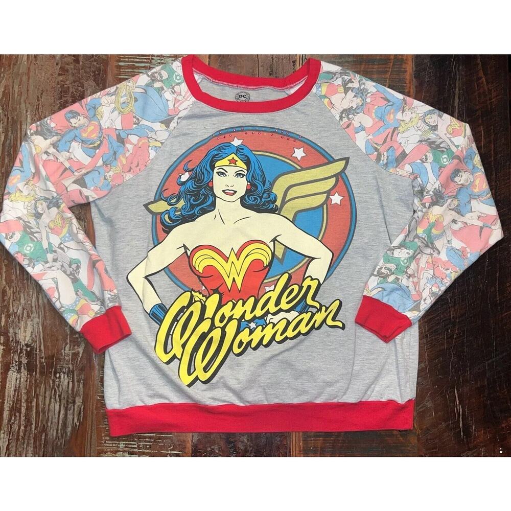 Wonder Woman Sweater Girls XL Gray Red Pullover Sweatshirt Kid Youth